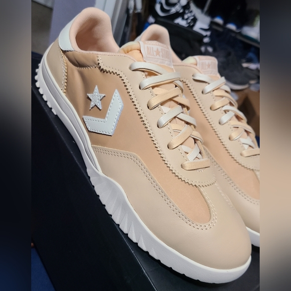 Converse Run Star Trainer "A14236C", New In Original Box! Mens 10.5 / Womens 12 - Picture 3 of 13